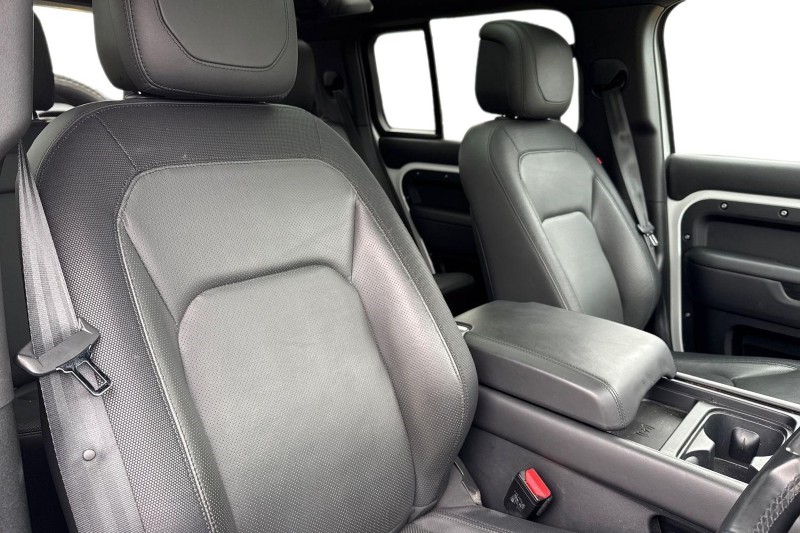 Used Land Rover Defender 2022 for sale - 76984312: Photo 24