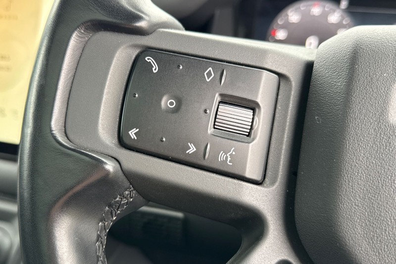 Used Land Rover Defender 2022 for sale - 76984312: Photo 25