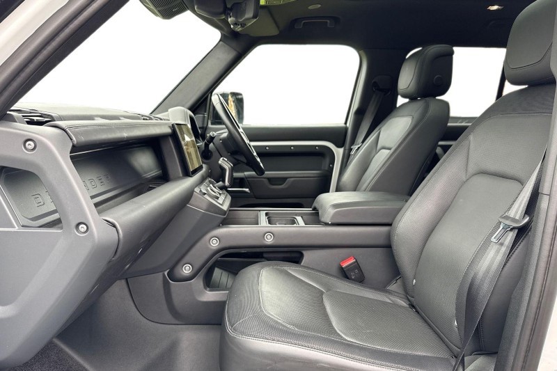 Used Land Rover Defender 2022 for sale - 76984312: Photo 3