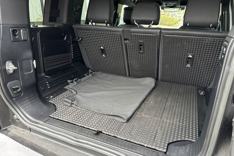 Used Land Rover Defender 2022 for sale - 76984312: Photo 31