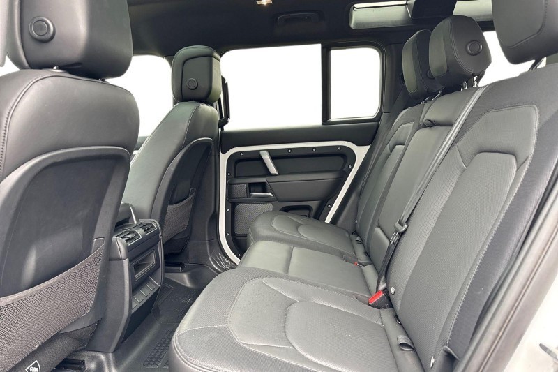 Used Land Rover Defender 2022 for sale - 76984312: Photo 4