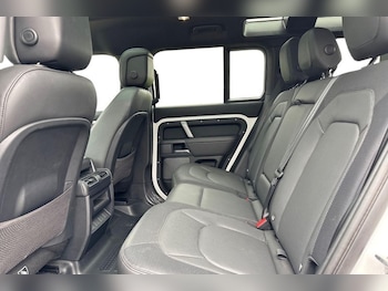 Used Land Rover Defender 2022 for sale - 76984312: Photo