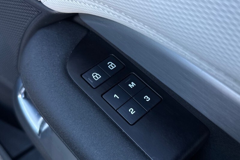 Used Land Rover Discovery 2024 for sale - 77918133: Photo 53