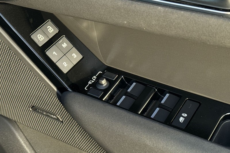 Used Land Rover Range Rover Velar 2024 for sale - 76984352: Photo 23