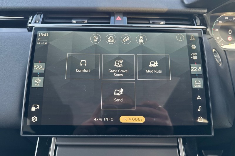 Used Land Rover Range Rover Velar 2024 for sale - 76984352: Photo 39