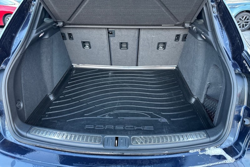 Used Porsche Macan 2023 for sale - 76984355: Photo 10