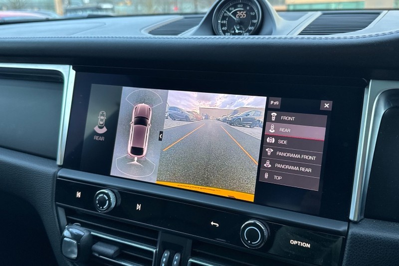 Used Porsche Macan 2023 for sale - 76984355: Photo 12