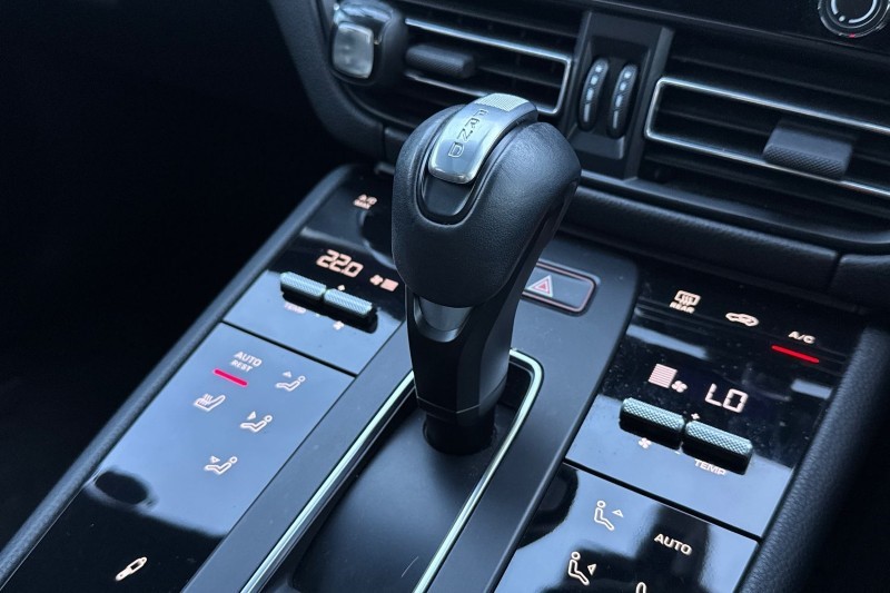 Used Porsche Macan 2023 for sale - 76984355: Photo 13