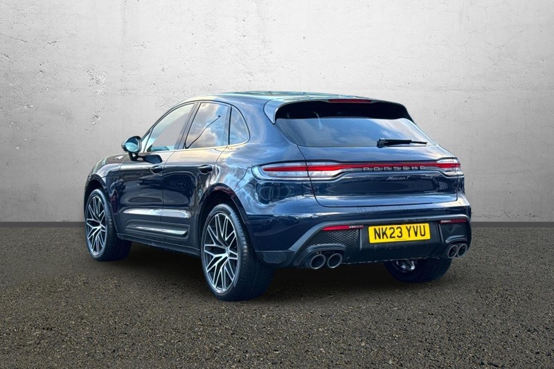 Used Porsche Macan 2023 for sale - 76984355: Photo 2