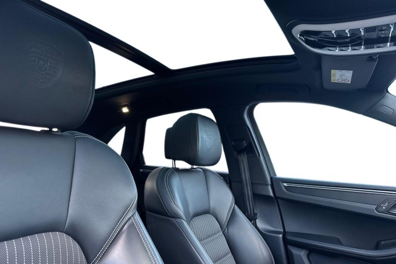 Used Porsche Macan 2023 for sale - 76984355: Photo 21