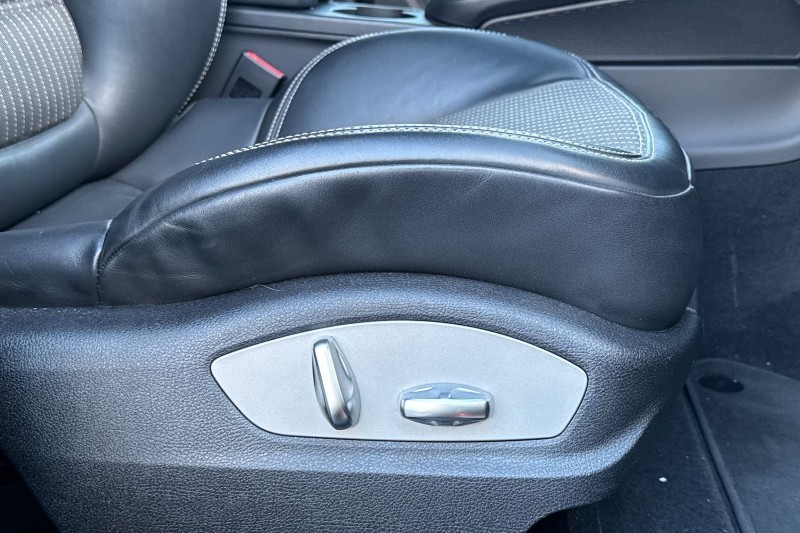 Used Porsche Macan 2023 for sale - 76984355: Photo 24