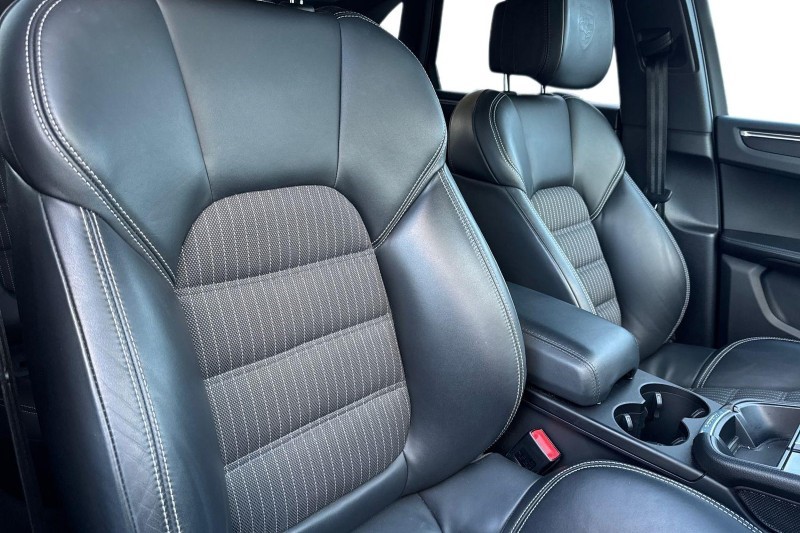 Used Porsche Macan 2023 for sale - 76984355: Photo 26