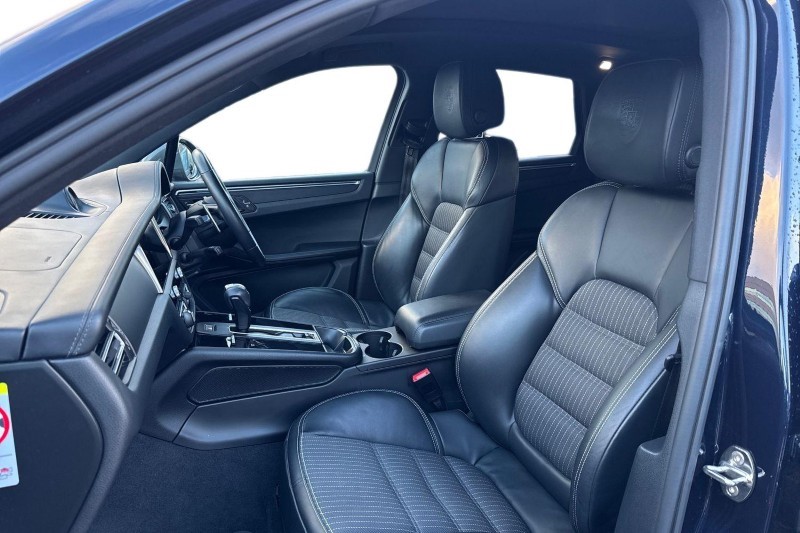Used Porsche Macan 2023 for sale - 76984355: Photo 3