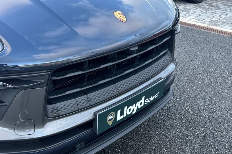 Used Porsche Macan 2023 for sale - 76984355: Photo 36