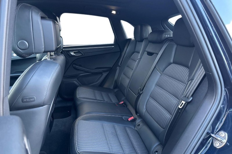 Used Porsche Macan 2023 for sale - 76984355: Photo 4