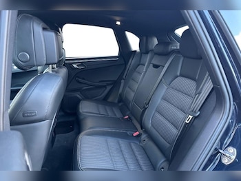 Used Porsche Macan 2023 for sale - 76984355: Photo