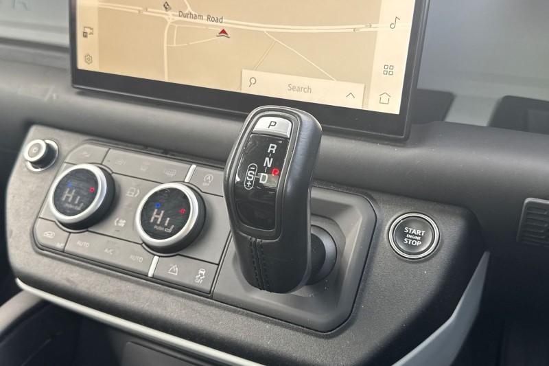 Used Land Rover Defender 2023 for sale - 76984293: Photo 13