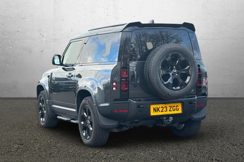 Used Land Rover Defender 2023 for sale - 76984293: Photo 2