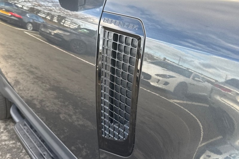 Used Land Rover Defender 2023 for sale - 76984293: Photo 20