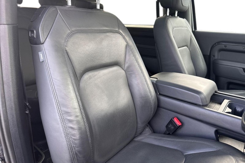 Used Land Rover Defender 2023 for sale - 76984293: Photo 26