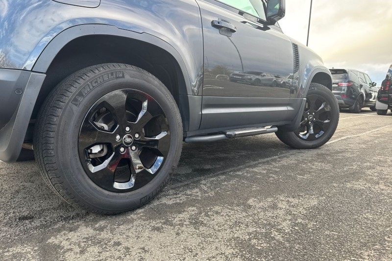 Used Land Rover Defender 2023 for sale - 76984293: Photo 41