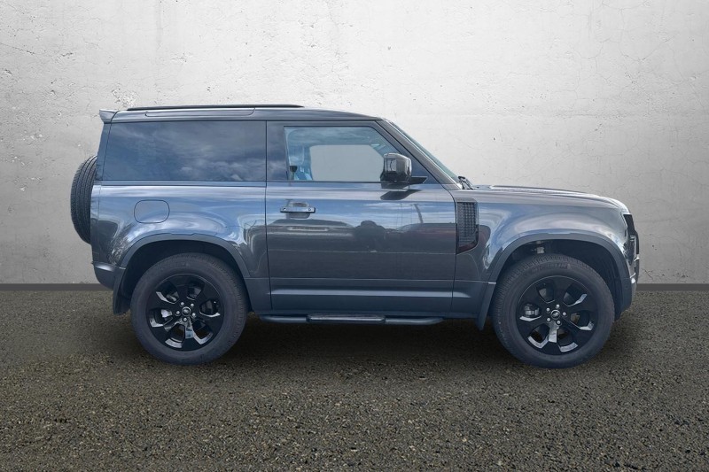 Used Land Rover Defender 2023 for sale - 76984293: Photo 5