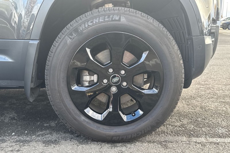 Used Land Rover Defender 2023 for sale - 76984293: Photo 8