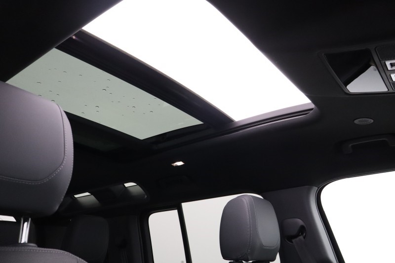 Used Land Rover Defender 2023 for sale - 78108853: Photo 23