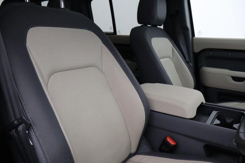 Used Land Rover Defender 2023 for sale - 78108853: Photo 30