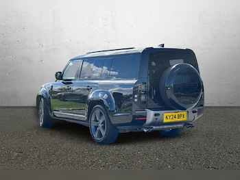Used Land Rover Defender 2024 for sale - 78508005: Photo