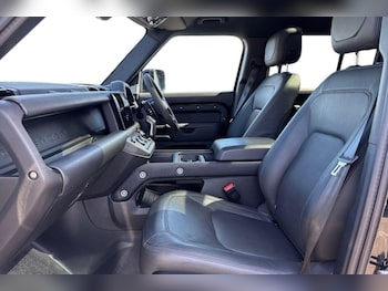 Used Land Rover Defender 2024 for sale - 78508005: Photo