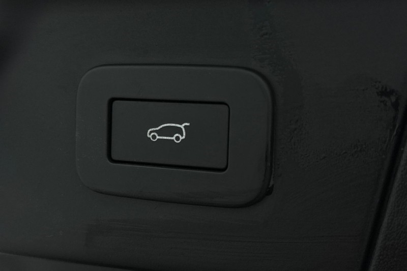 Used Land Rover Range Rover Velar 2024 for sale - 77420529: Photo 38