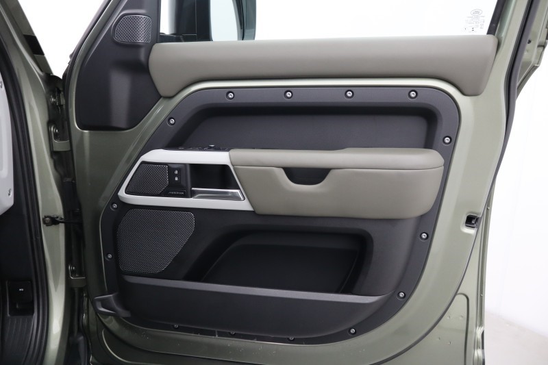 Used Land Rover Defender 2022 for sale - 78165903: Photo 28