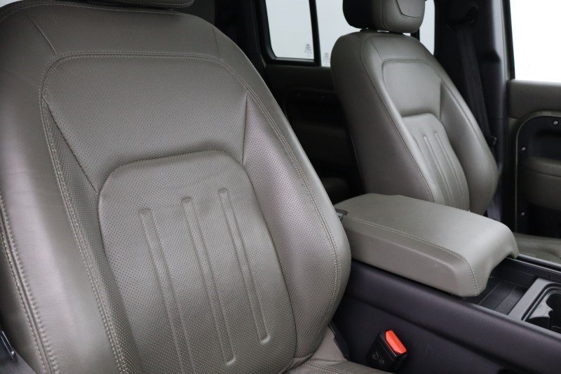 Used Land Rover Defender 2022 for sale - 78165903: Photo 33