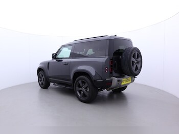 Used Land Rover Defender 2024 for sale - 78255102: Photo