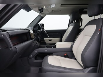 Used Land Rover Defender 2024 for sale - 78255102: Photo