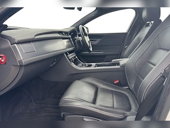 Used Jaguar XF 2019 for sale - 78344061: Photo