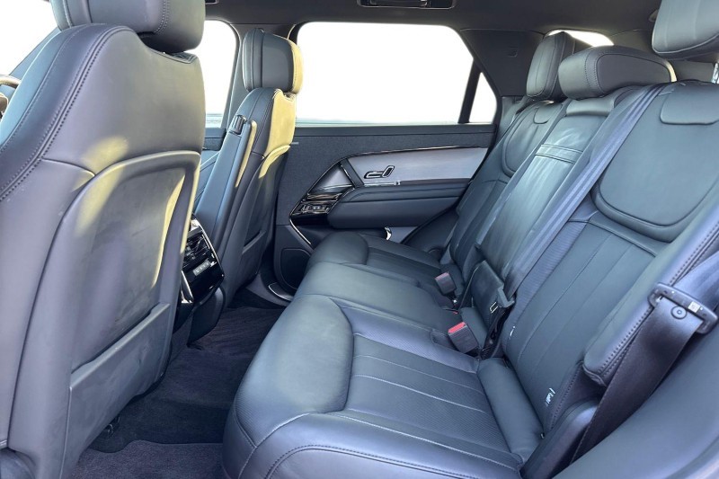 Used Land Rover Range Rover Sport 2024 for sale - 77137799: Photo 4