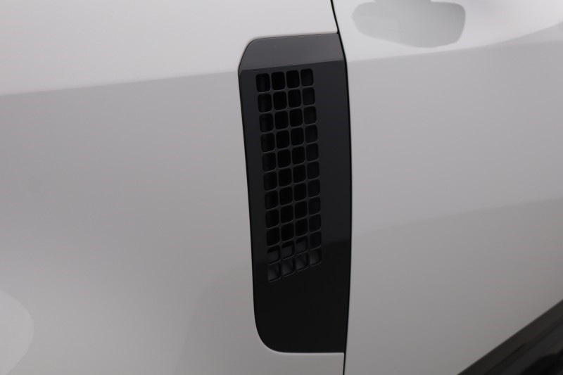 Used Land Rover Defender 2025 for sale - 78105829: Photo 24