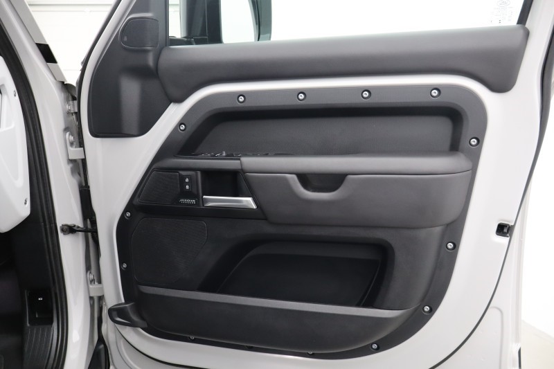 Used Land Rover Defender 2025 for sale - 78105829: Photo 27