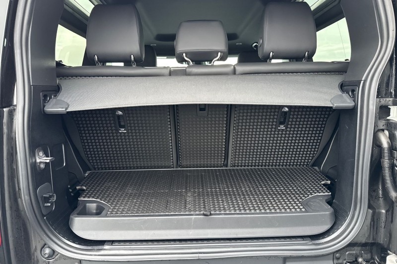 Used Land Rover Defender 2024 for sale - 76984335: Photo 10