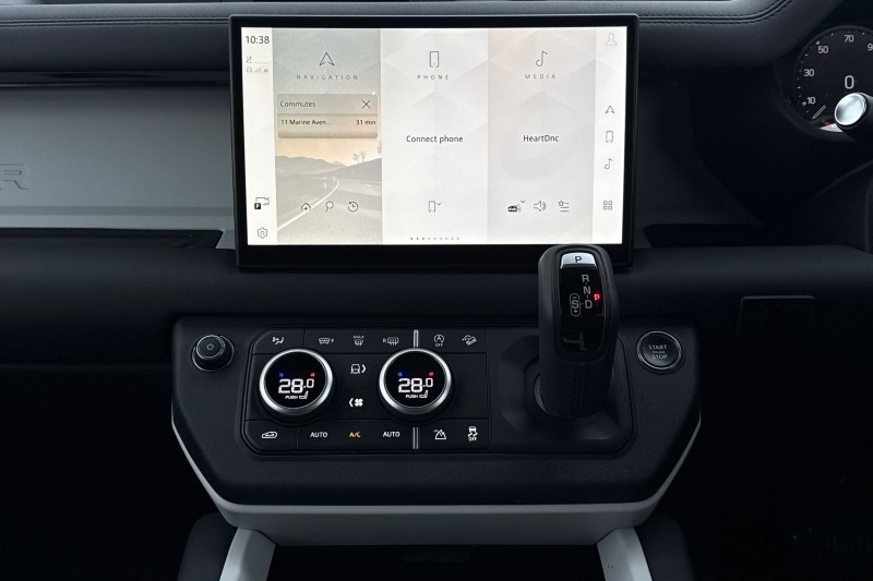 Used Land Rover Defender 2024 for sale - 76984335: Photo 14