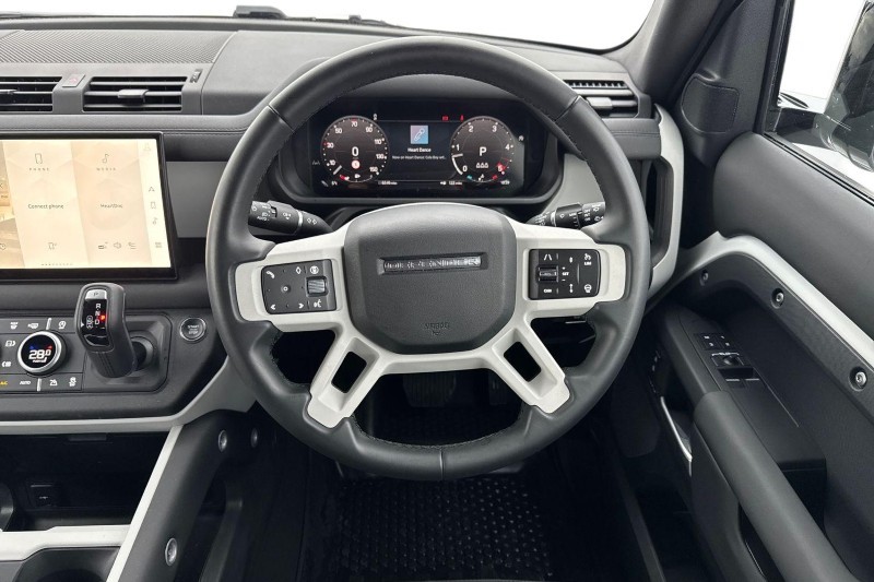 Used Land Rover Defender 2024 for sale - 76984335: Photo 15