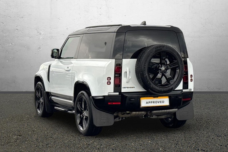 Used Land Rover Defender 2024 for sale - 76984335: Photo 2