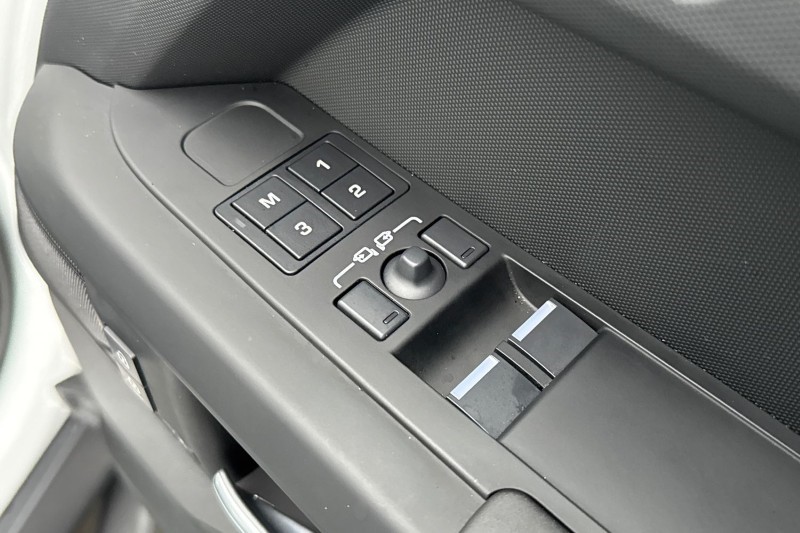 Used Land Rover Defender 2024 for sale - 76984335: Photo 22