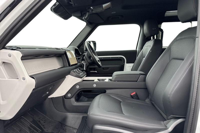 Used Land Rover Defender 2024 for sale - 76984335: Photo 3
