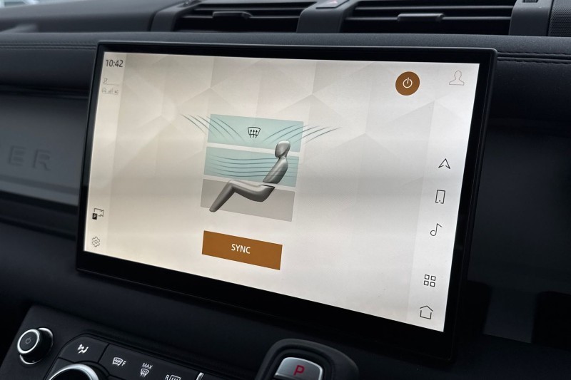 Used Land Rover Defender 2024 for sale - 76984335: Photo 30