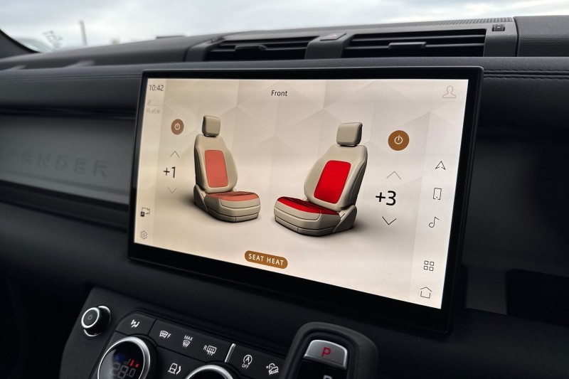 Used Land Rover Defender 2024 for sale - 76984335: Photo 31