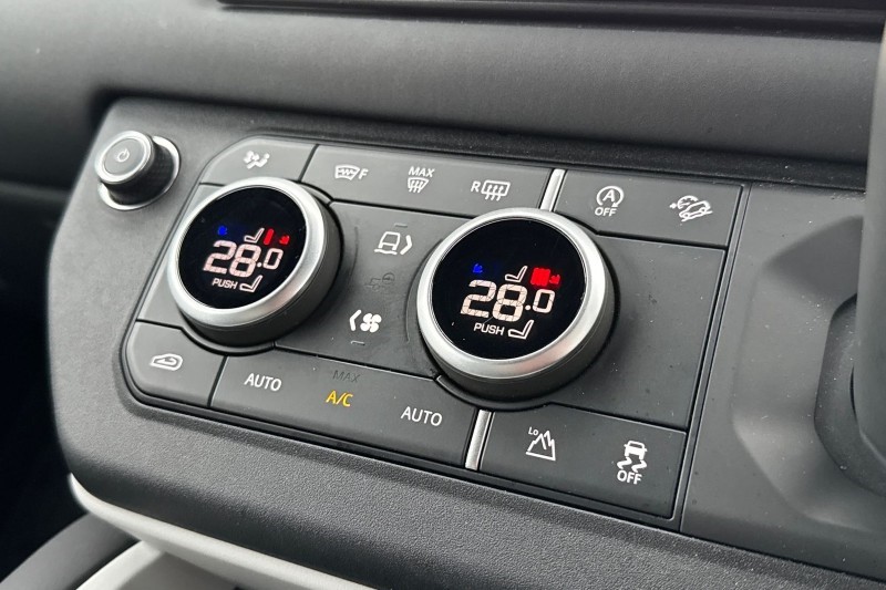 Used Land Rover Defender 2024 for sale - 76984335: Photo 49