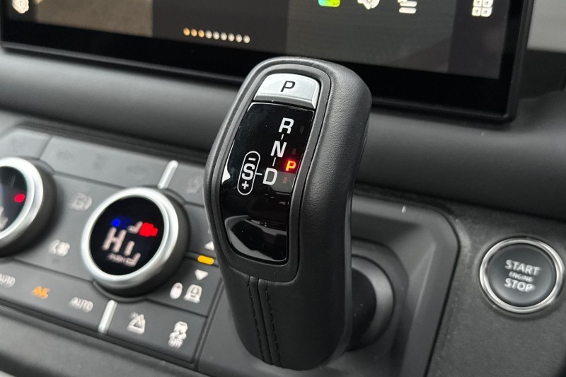 Used Land Rover Defender 2024 for sale - 77435220: Photo 13